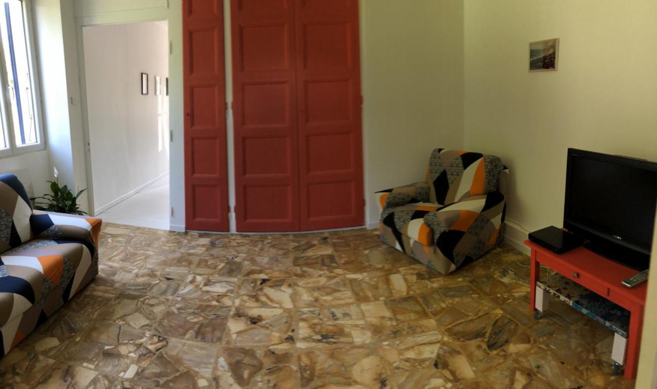 Chambres Individuelles Avec Partie Commune Ou Logement Entier Si Disponible Via Rhona Vulbens Exterior photo