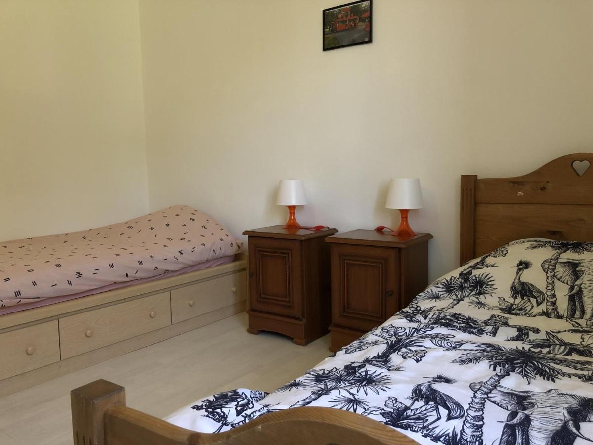 Chambres Individuelles Avec Partie Commune Ou Logement Entier Si Disponible Via Rhona Vulbens Exterior photo